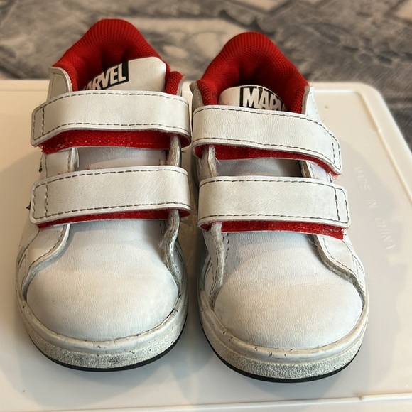 Adidas toddler Spiderman sneakers 6.5 - Picture 2 of 5